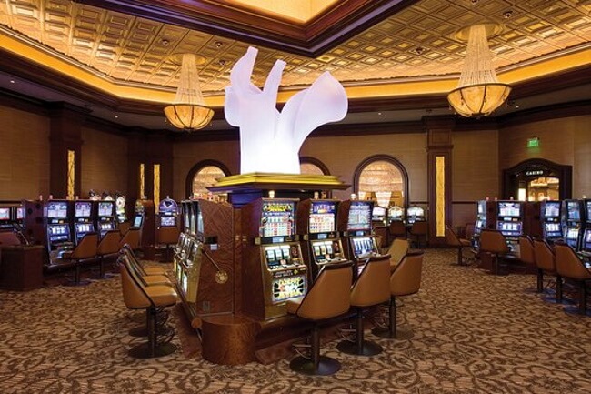 Play in the Casino High Roller Slots Room